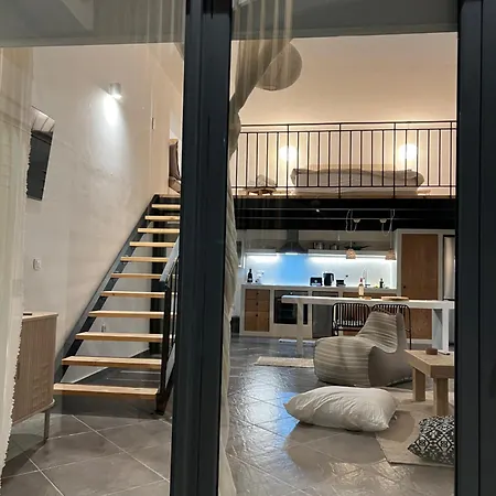 Evas Urban Loft 1 Close To Pythagoreio *