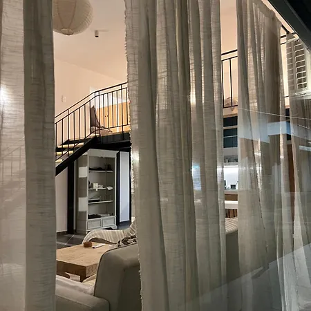 Evas Urban Loft 1 Close To Pythagoreio Apartment