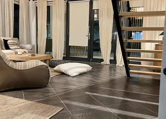 Evas Urban Loft 1 Close To Pythagoreio *