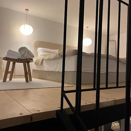 Evas Urban Loft 1 Close To Pythagoreio