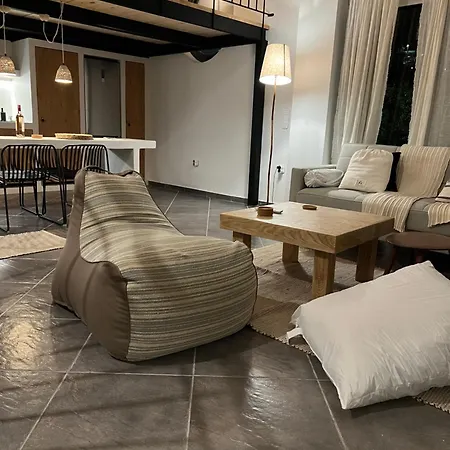 Evas Urban Loft 1 Close To Pythagoreio